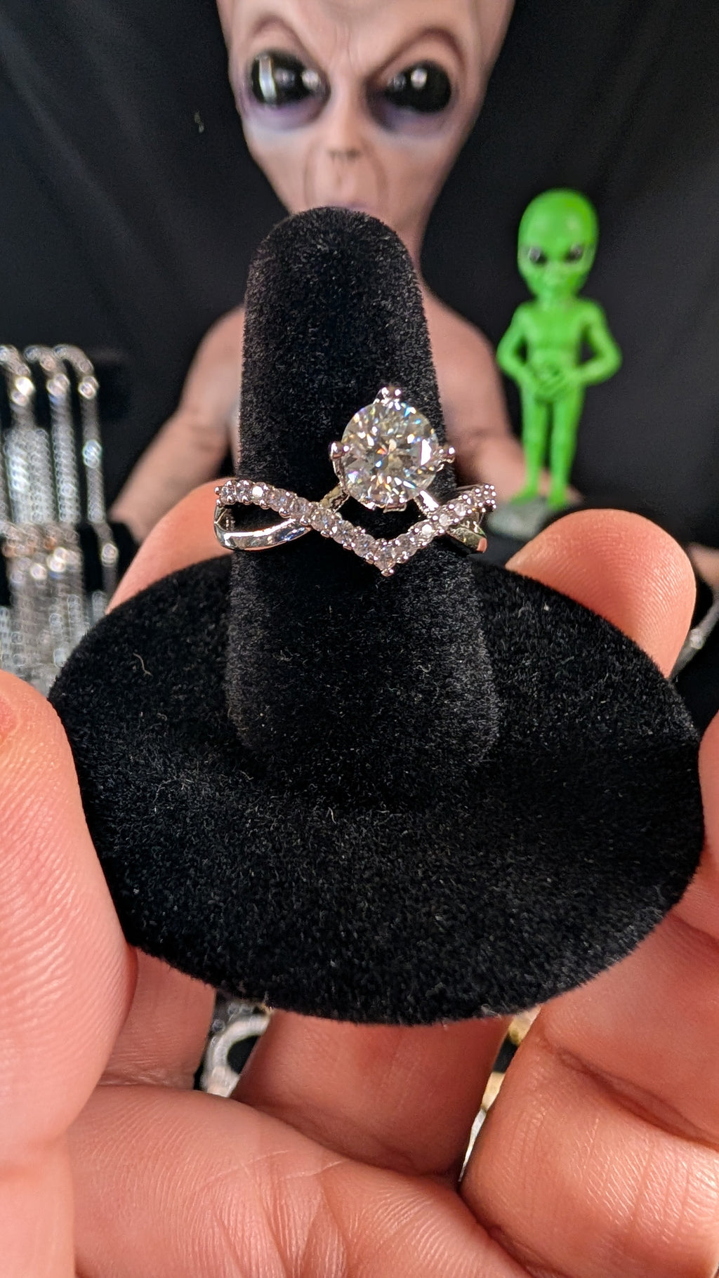 Plated 1CT Round Cut Moissanite Crossover Ring