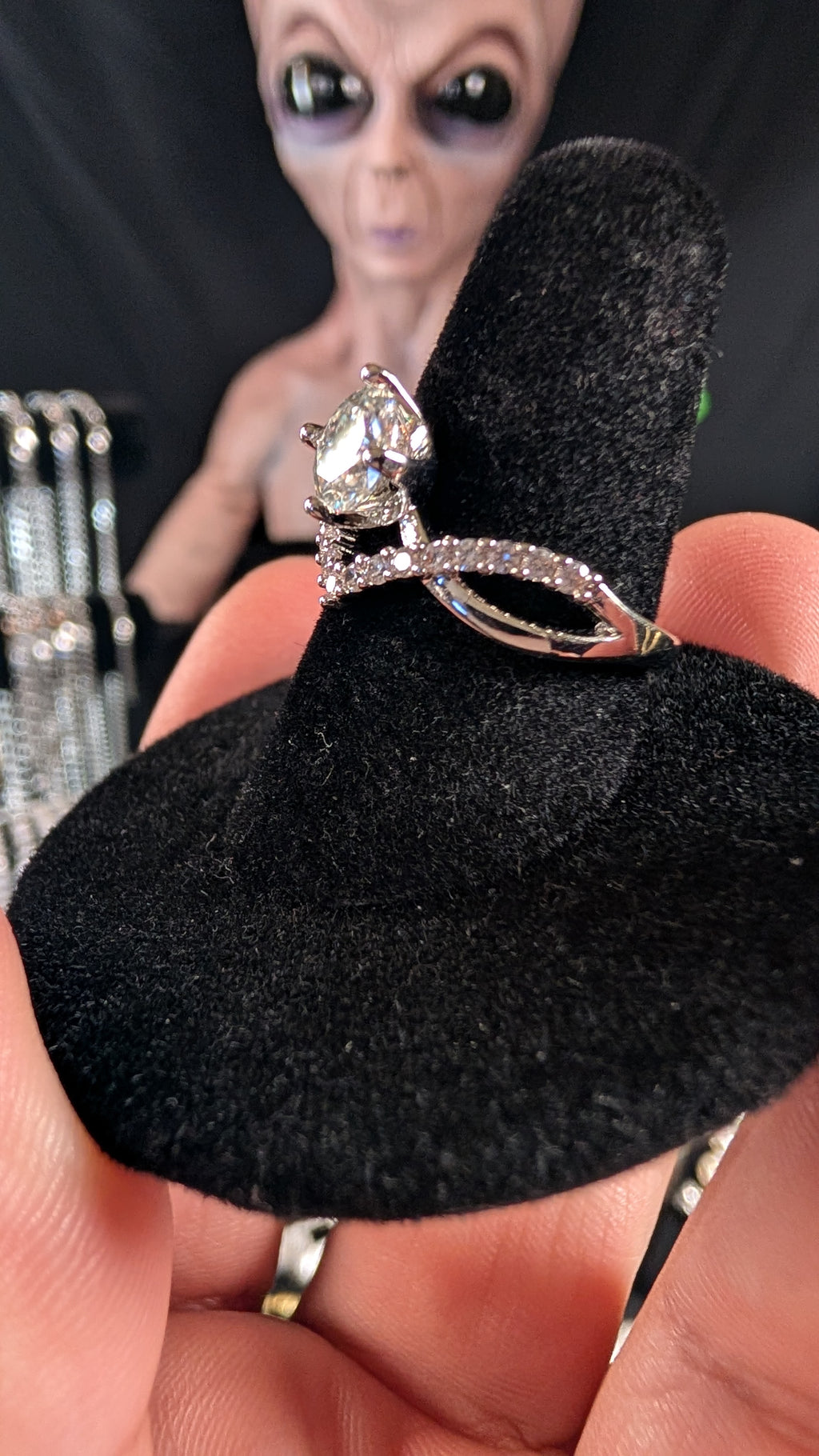 Plated 1CT Round Cut Moissanite Crossover Ring