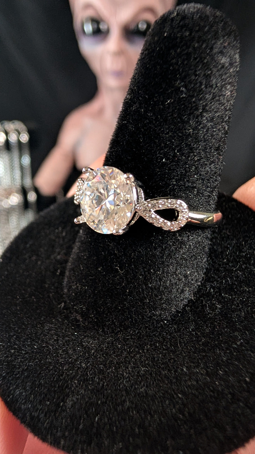 Plated 2CT Round Cut Moissanite Infinity RIng Size 8