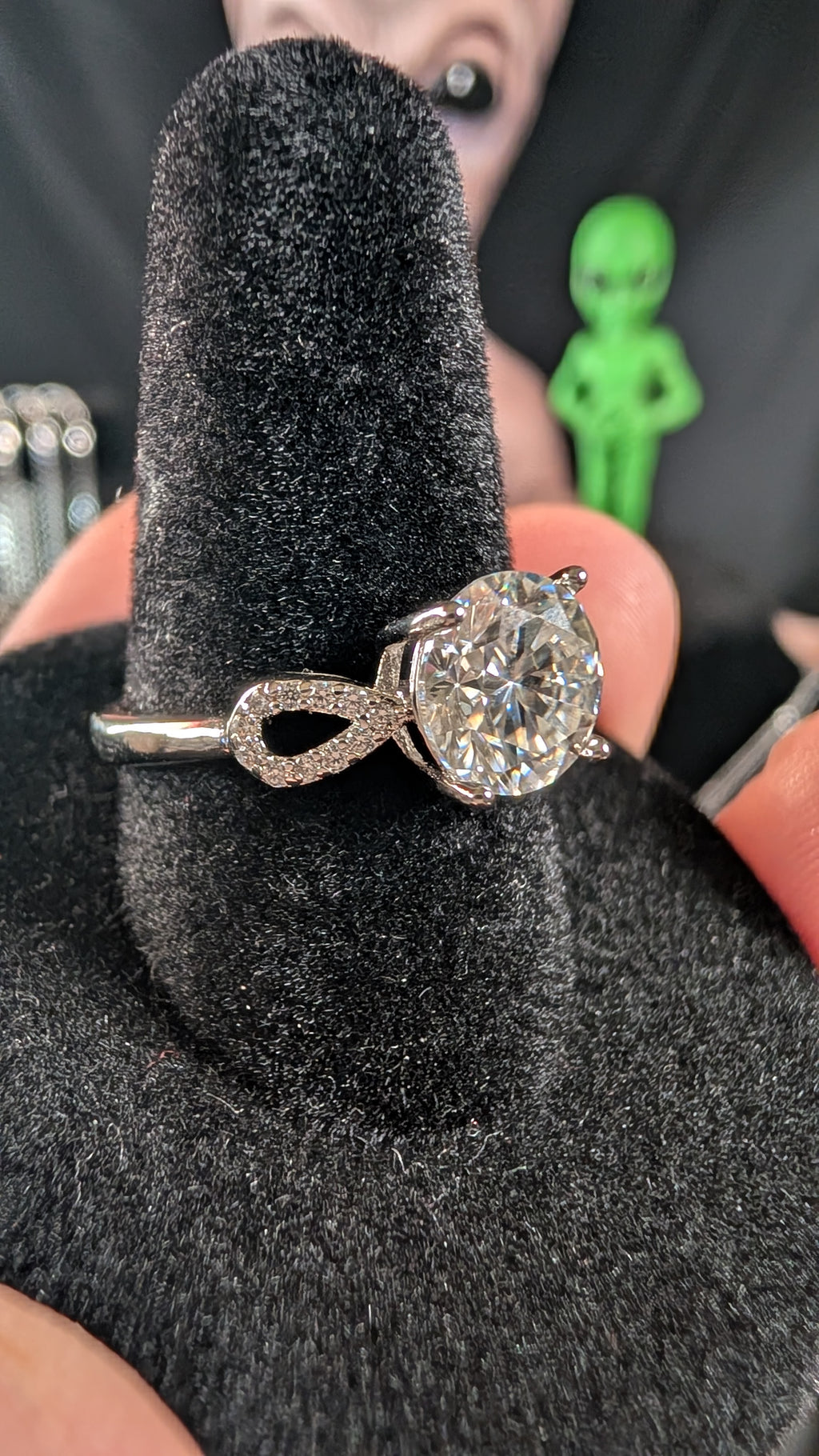 Plated 2CT Round Cut Moissanite Infinity RIng Size 8