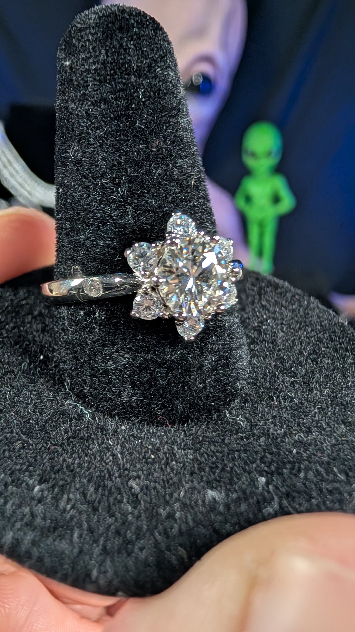 Galactic Ice 1ct Round Cut Moissanite Ring S925