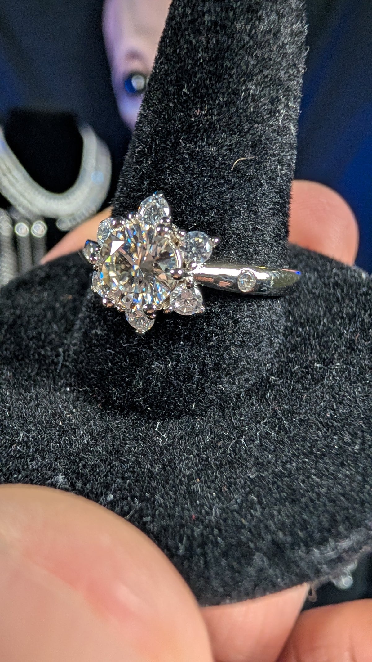 Galactic Ice 1ct Round Cut Moissanite Ring S925